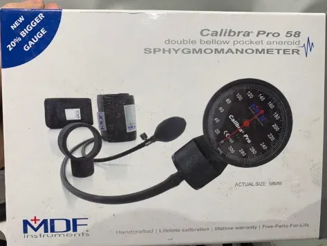 MDF Instruments MDF 8088 Calibra pro double bellow pocket aneroid sphygmomanometer black
